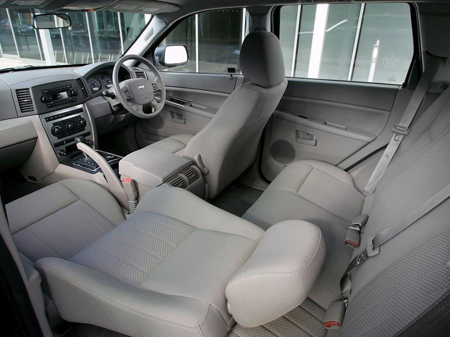  Jeep Grand Cherokee CRD Limited 2005 года  (UK) (фото 2 из 16)